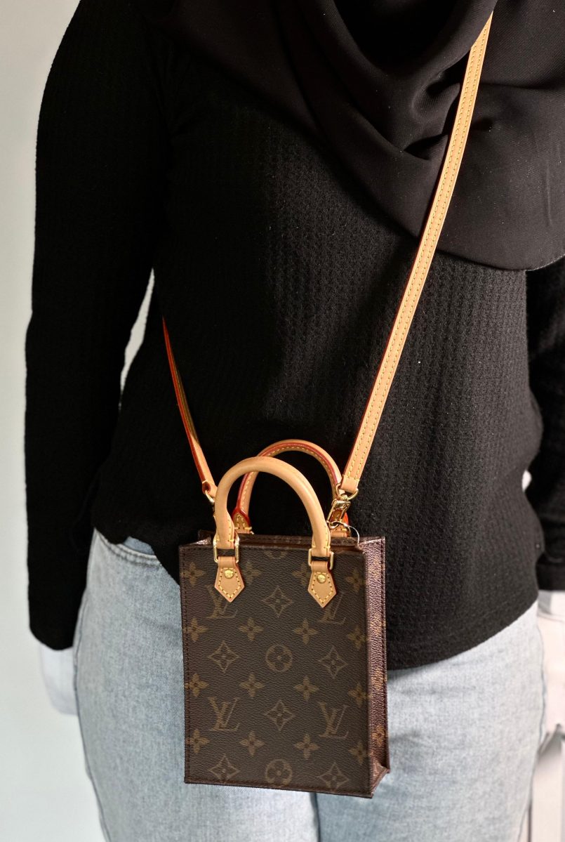 LV Petit Sac Plat