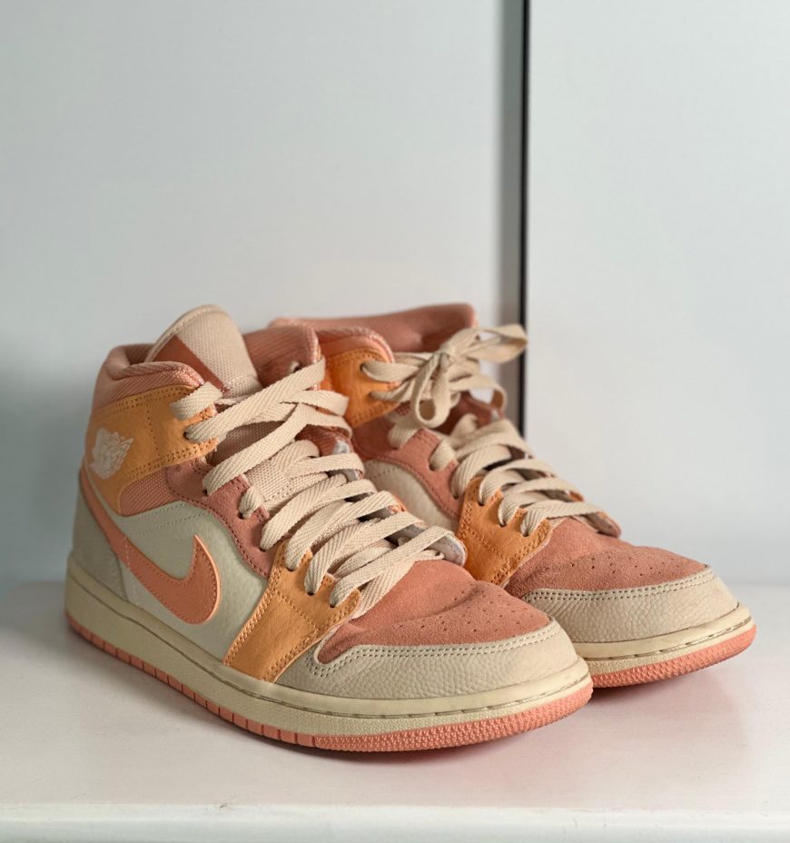 Nike Air Jordan 1 Mid Sneakers