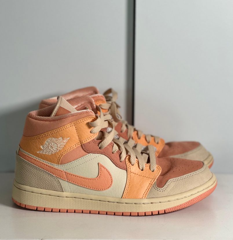 Nike Air Jordan 1 Mid Sneakers
