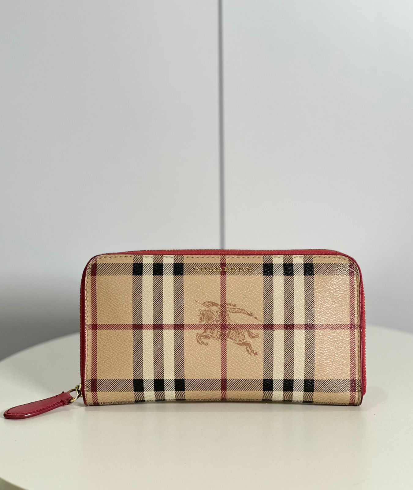 Burberry Heymarket Zip ArouNd WALLET